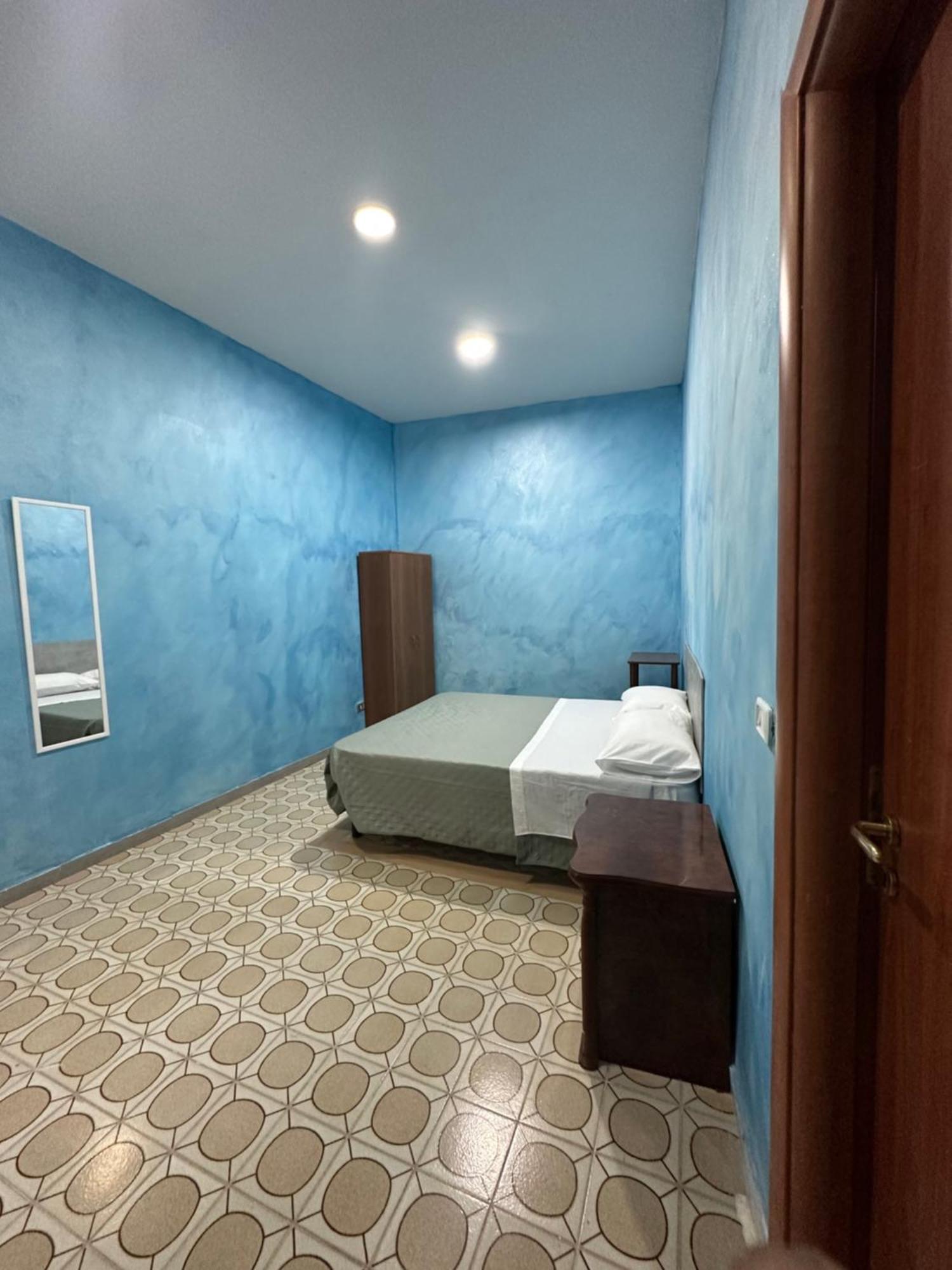 Holiday House Clara&Vincenzo Naples Exterior photo