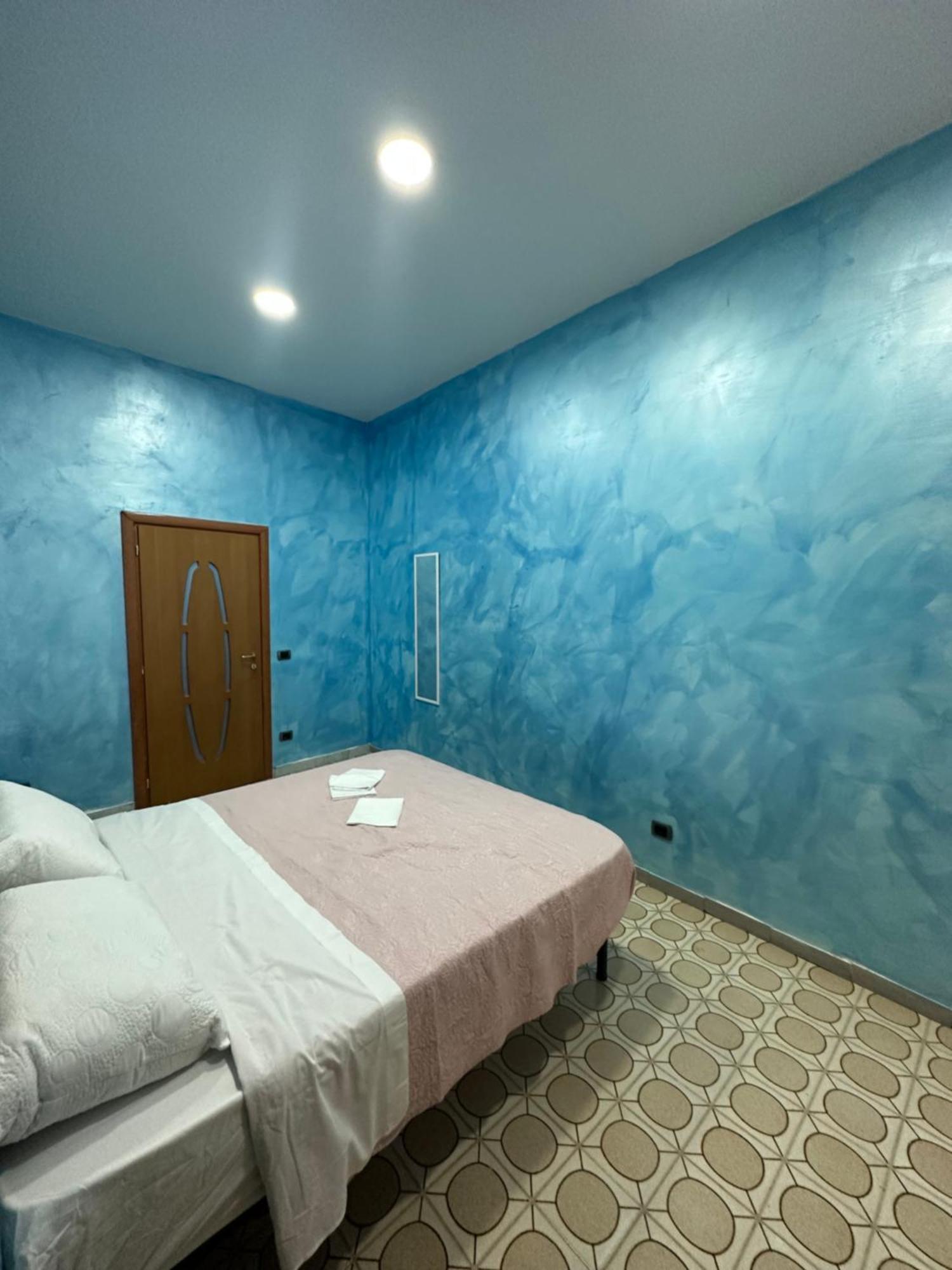 Holiday House Clara&Vincenzo Naples Exterior photo